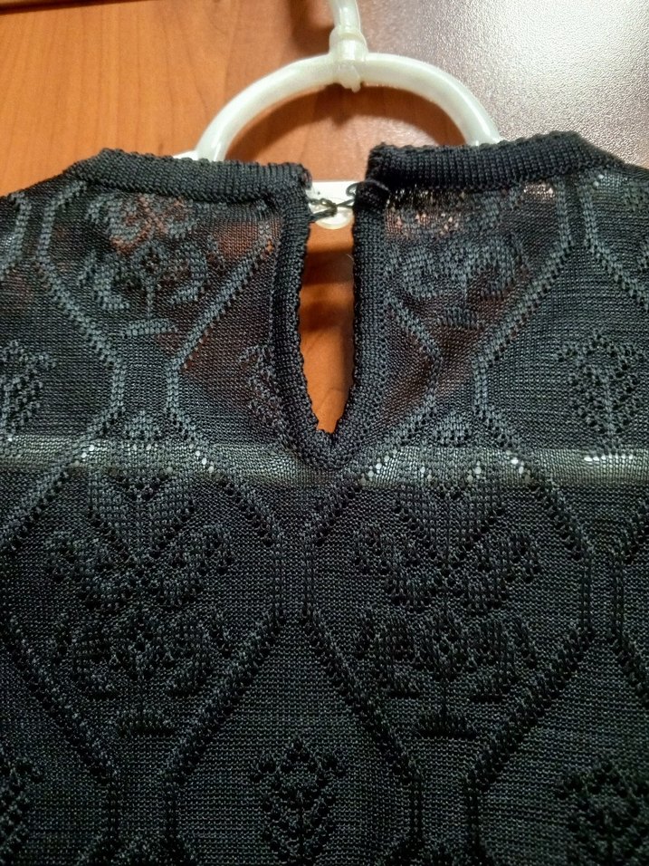 Kısa Kollu Siyah Dantel Detaylı Bluz - Görsel 4