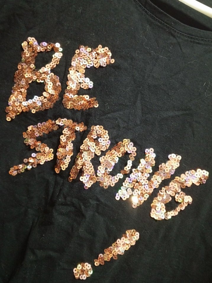 Pul İşlemeli Siyah Kadın Tişört - Görsel 2