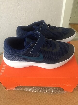 Nike spor ayakkabı