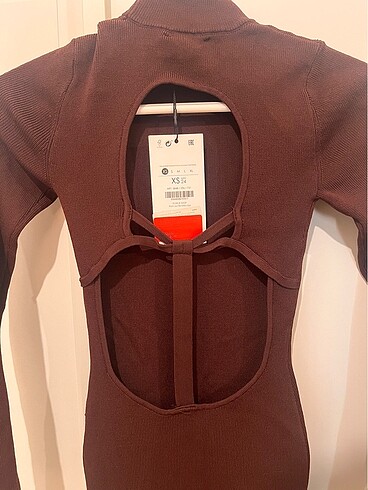 xs Beden kahverengi Renk Bershka etiketli elbise