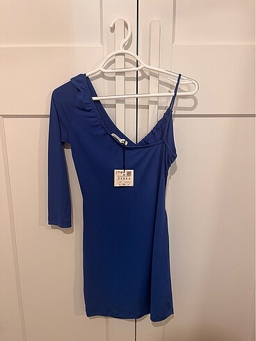 m Beden lacivert Renk Pull and bear etiketli elbise