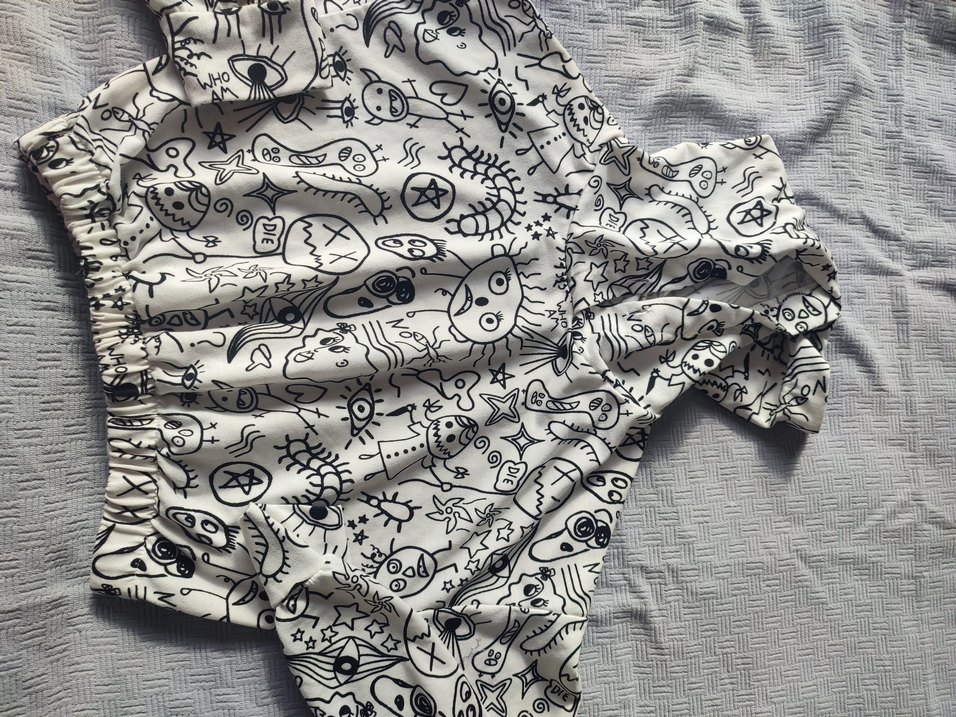 Gri Baskılı Düğmeli Köpek Kıyafeti - Görsel 4