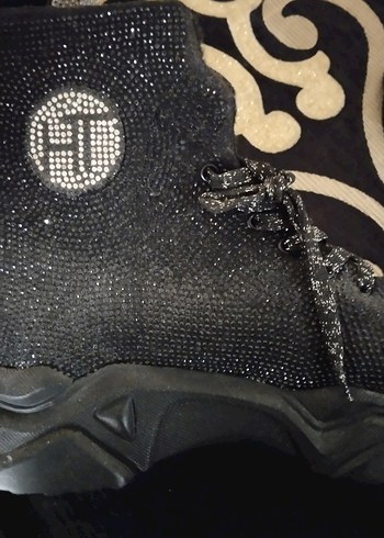 Siyah Payetli Bot - Görsel 4