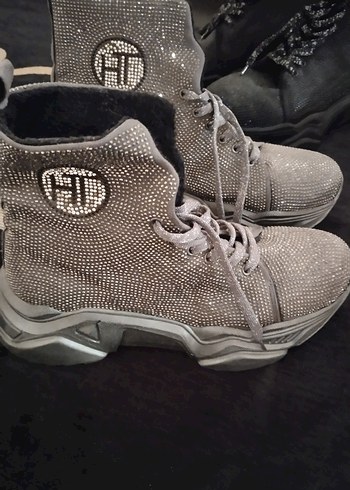 Gri Payetli Yüksek Topuklu Kadın Spor Ayakkabı siyahi da var - Görsel 4