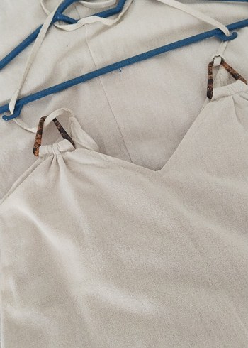 Bej Keten Midi V Yakalı Askılı Elbise - Görsel 10