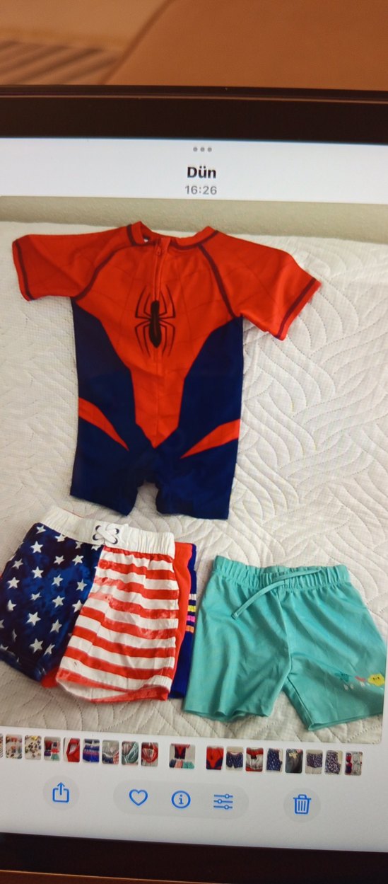 Çocuklar için Renkli Mayo ve Şort Seti - Görsel 3