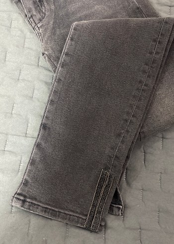 Gri Kadın Kot Pantolon - Orta Bel Dar Kesim - Görsel 2