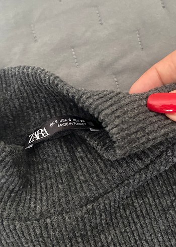 Gri Yüksek Yakalı Nakışlı Triko Süveter - Görsel 3