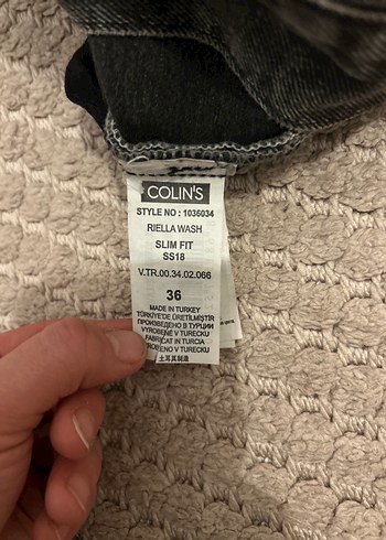 Siyah Geniş Kesim Mini Denim Şort - Görsel 4