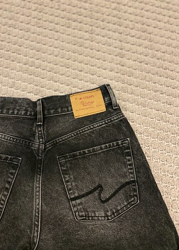 Siyah Geniş Kesim Mini Denim Şort - Görsel 3