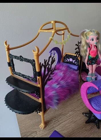 Monster High Yatak Odası Takımı