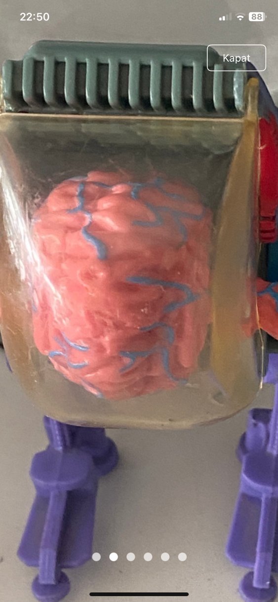 Mor ve Gri Robot Figürü - Görsel 3