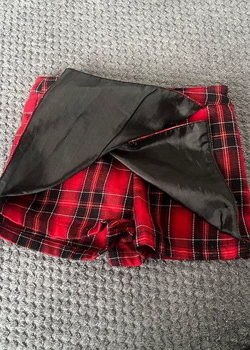 Düğmeli Kırmızı Ekose Mini şort Etek - Görsel 2