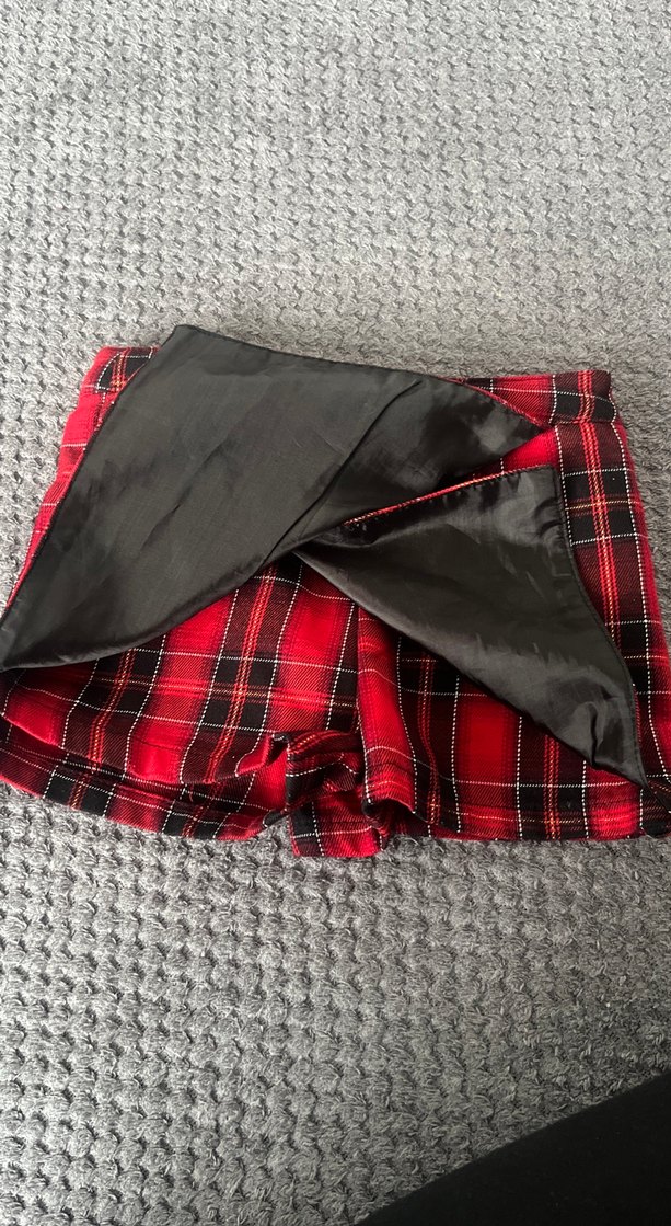 Düğmeli Kırmızı Ekose Mini şort Etek - Görsel 2