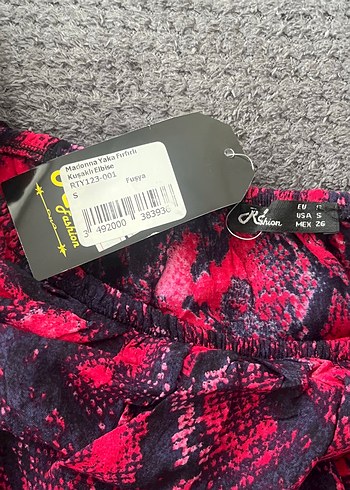 Yılan Desenli Pembe Uzun Kadın Elbise - Görsel 3