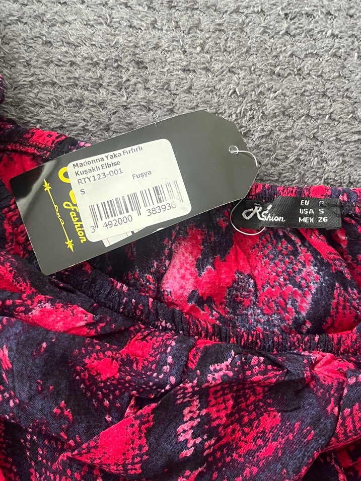 Yılan Desenli Pembe Uzun Kadın Elbise - Görsel 3