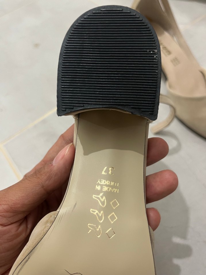 Bej Süet Stiletto Tokalı Kadın Ayakkabı - Görsel 3