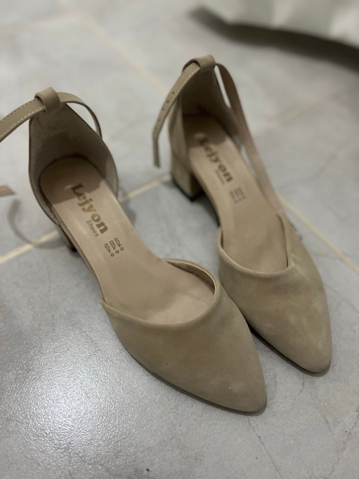 Bej Süet Stiletto Tokalı Kadın Ayakkabı - Görsel 2