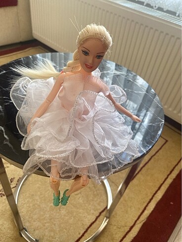 Eklemli barbie