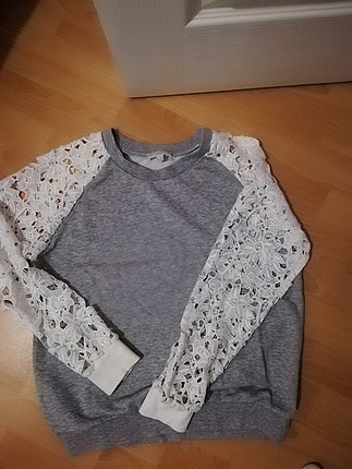 kollari dantel detaylı sweatshirt