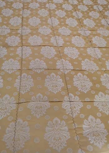 Bej Parlak Yatak Örtüsü - Görsel 3