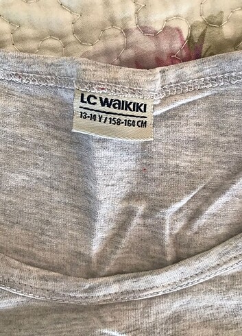 LC Waikiki Sıfır kollu tişort 