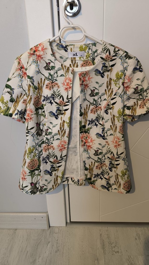 Desenli Kısa Kollu Mini Kadın ceket - Görsel 4