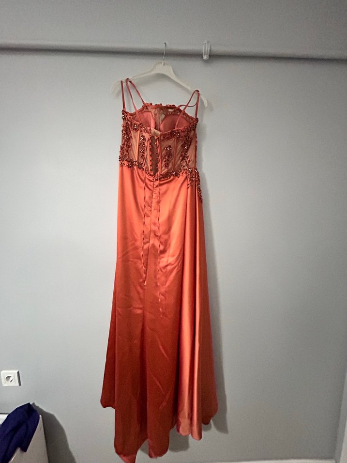 Turuncu İşlemeli Drapeli Uzun Abiye Elbise - Görsel 4