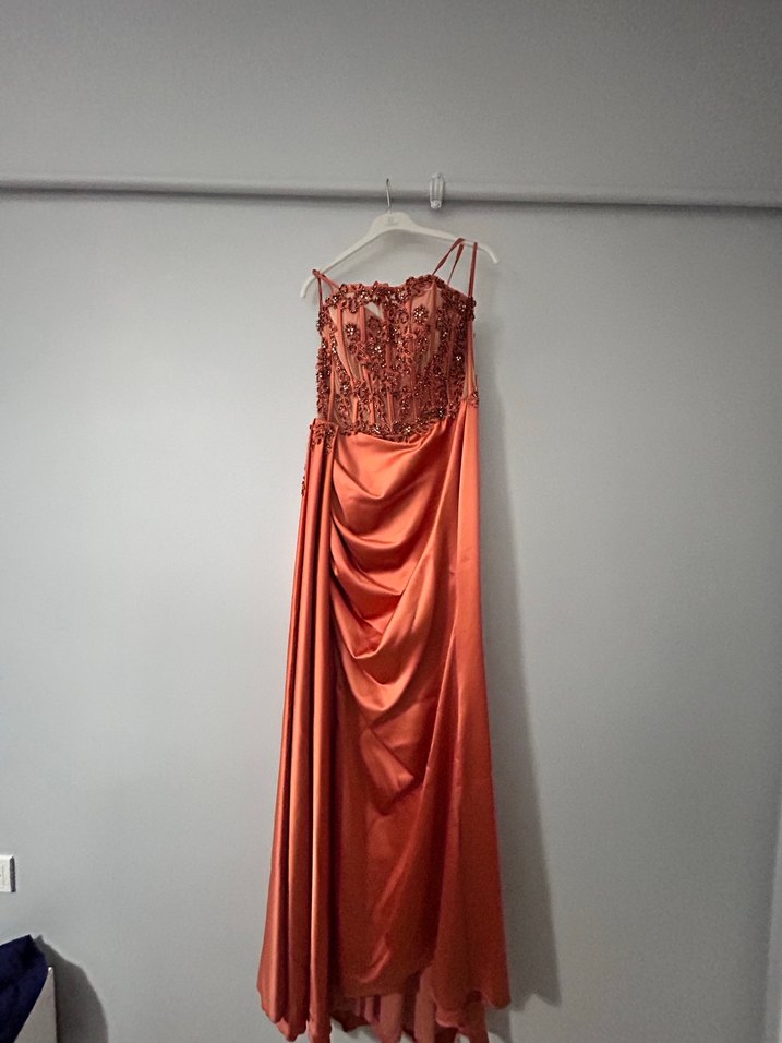 Turuncu İşlemeli Drapeli Uzun Abiye Elbise - Görsel 2