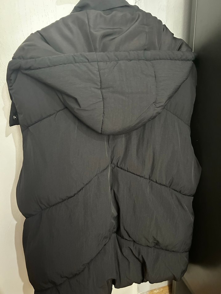 Bershka şişme mont/yelek - Görsel 3