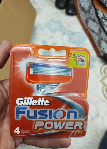 Gillette fusion power 4lü