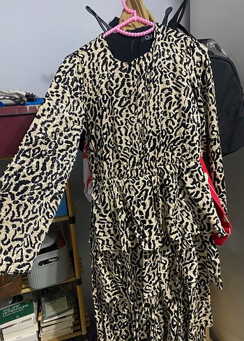 36 Beden kahverengi Renk Önü Pilili leopar Desenli saten Uzun tülü