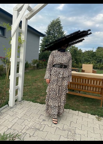 Önü Pilili leopar Desenli saten Uzun tülü
