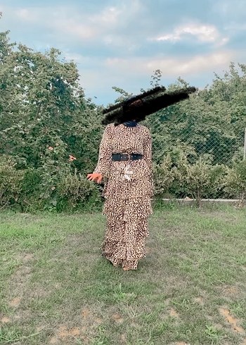 Diğer Önü Pilili leopar Desenli saten Uzun tülü