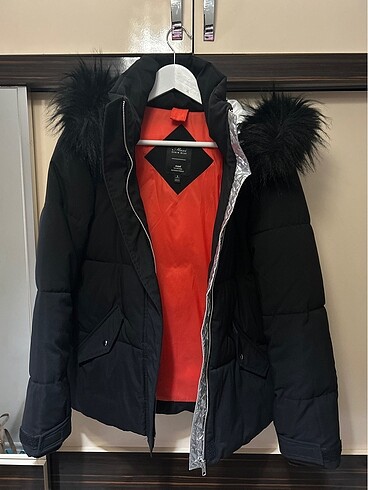 mavi jeans siyah kadın mont