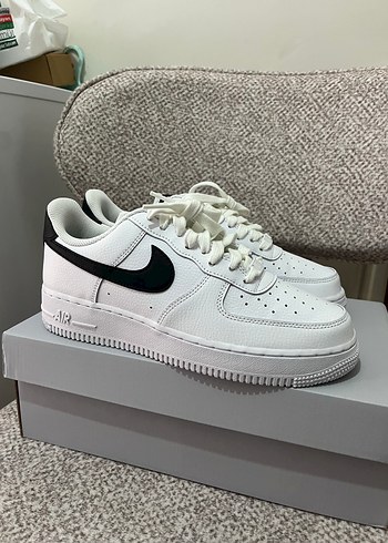 Nike Air Force Siyah Swooshlu Beyaz Sneaker Nike