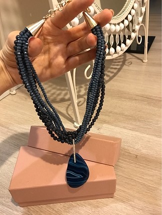 beymen kolye çok şık hiç kullanılmadı lacivert tonları