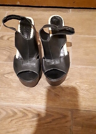 37 Beden siyah Renk 1kere giymiştim çok şık