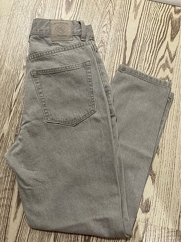Pull and Bear 36 Mom Jean