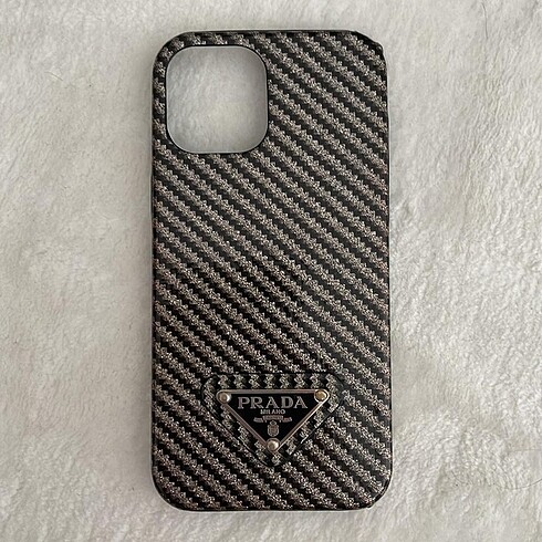 Prada telefon kılıfı