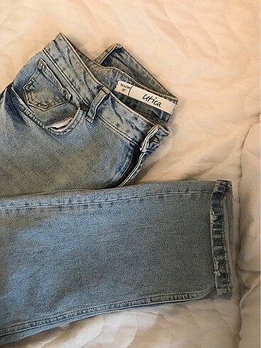 Utica mom jean