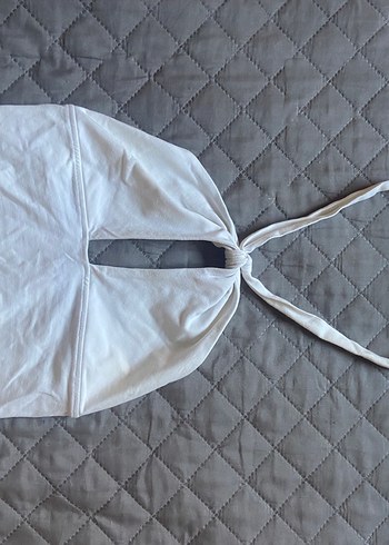 Bershka Beyaz Boyundan bağlamalı crop