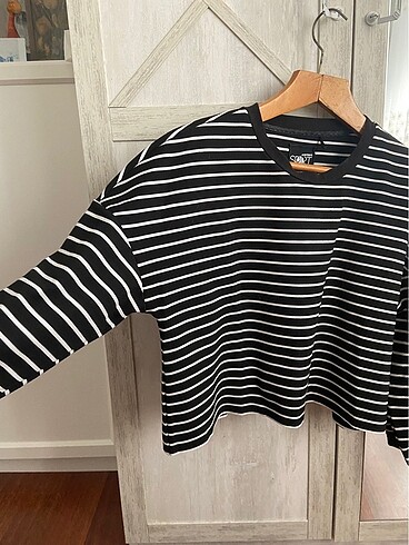 l Beden Koton Crop Oversize Sweatshirt