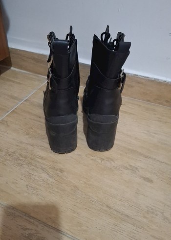 38 Beden siyah Renk Siyah Deri Gotik Tokalı Topuklu Kadın Bot