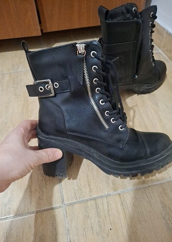 Siyah Deri Yüksek Topuklu Goth Bot