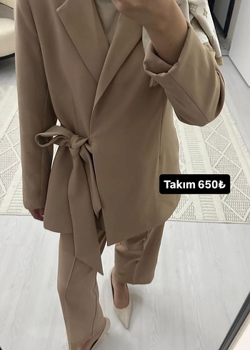 Bej Kemerli Midi Kadın Blazer Ceket Takım