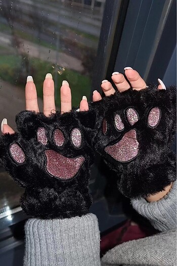 Peluş eldiven