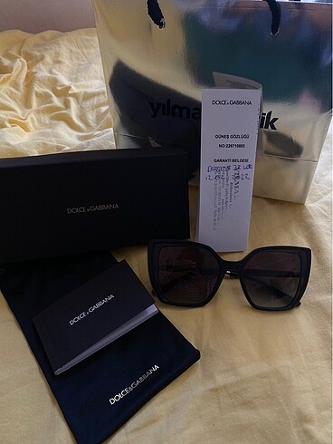  Beden Dolce&Gabbana kare kadın güneş gözlüğü 0DG 6138 32468G