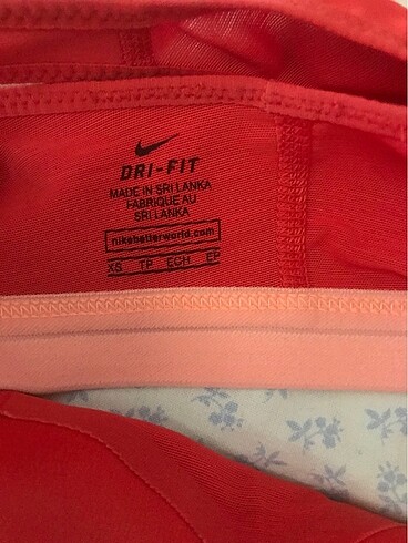 xs Beden kırmızı Renk Nike sporcu sütyeni