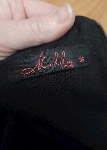 Siyah V Yaka Kemerli Mini Tulum - Görsel 4